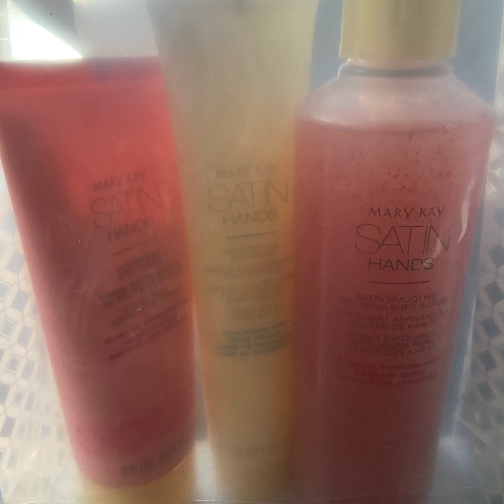 Mary Kay Satin Hand